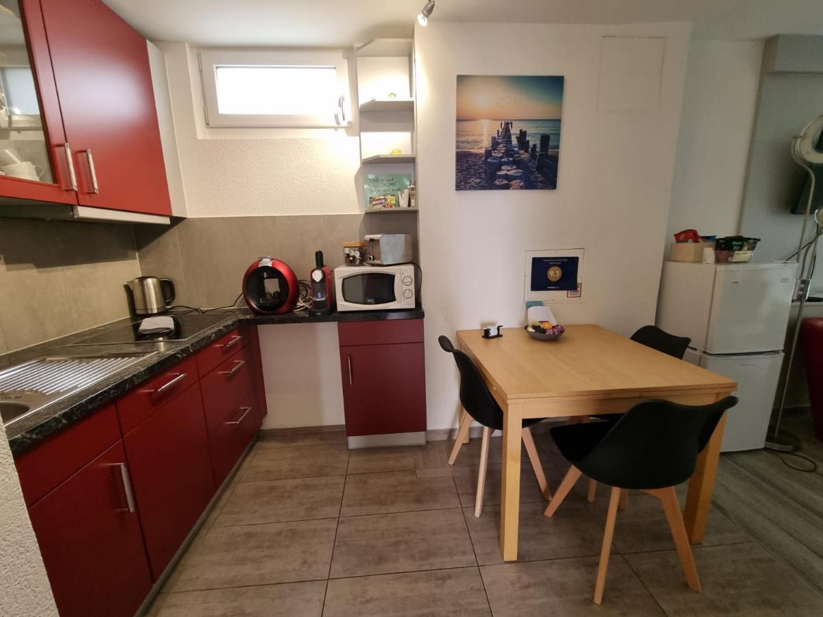 Chez Moumie Studio Meublee La Grande-Beroche Bagian luar foto